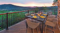 Glacier Lodge - West