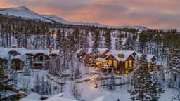 Majestic Mountain Lodge
