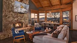 Glacier Lodge - West