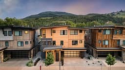 Triple 3 Lodge