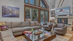 Icegrass Chalet - Image 2