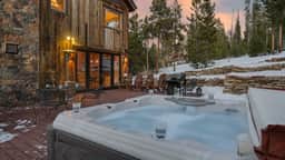 Alpenglow Peaks Lodge - Image 2