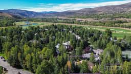 Wild Iris Lodge - Image 4
