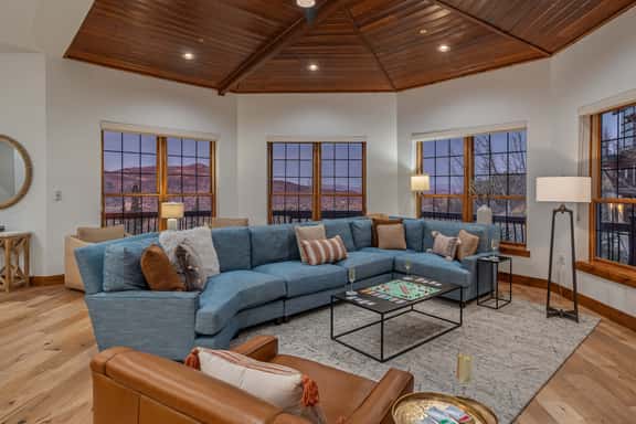 Apex Lodge North - Image 1