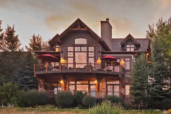 Rustlers Lodge - Image 1
