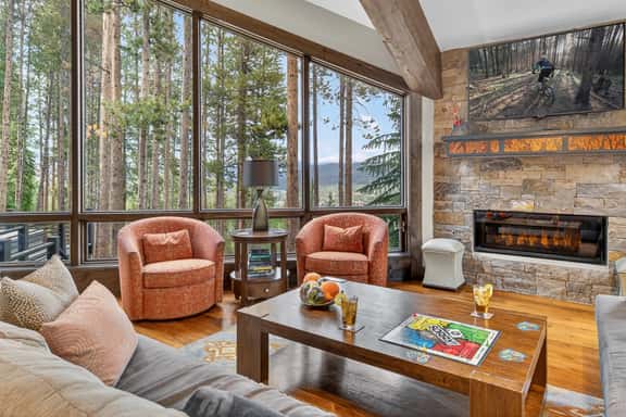 Grand Vista Lodge - Image 1