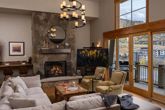Sunshine Peak Chalet - Image 1