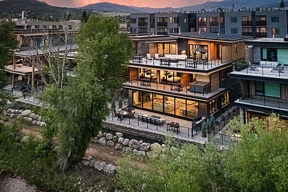 Triple 3 Lodge - Image 1