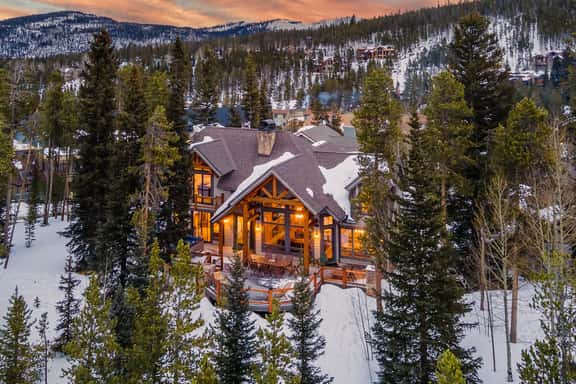Mountain Bear Lodge - Image 1