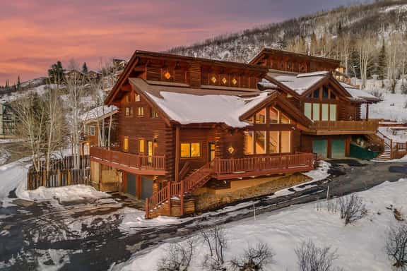 Watchtower Chalet - Image 1