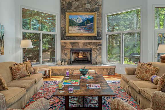 Wild Iris Lodge - Image 1
