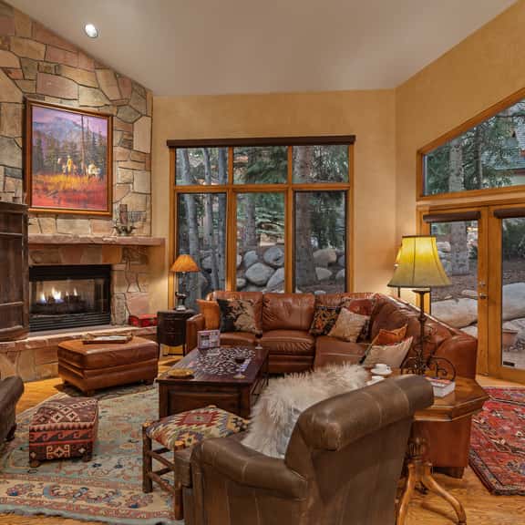 Chalet Aster - Image 1