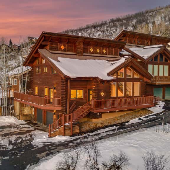 Watchtower Chalet - Image 1