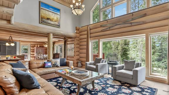 Twin Eagles Lodge