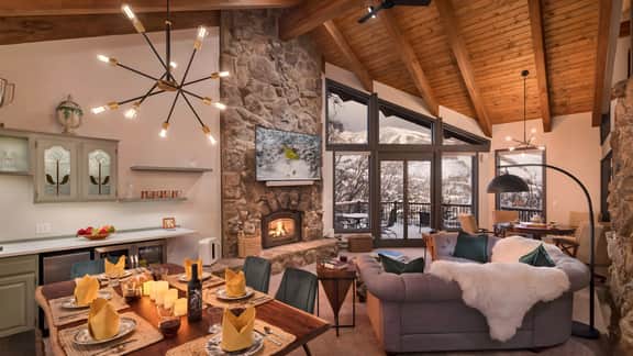 Glacier Lodge - East