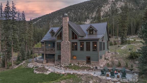 Starlit Pines Lodge