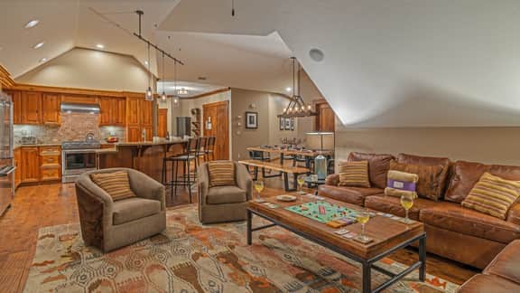Crystal Peak Lodge #7504: Celestite Retreat