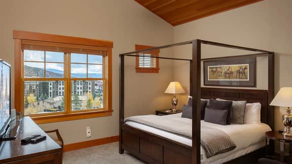 Sunshine Peak Chalet