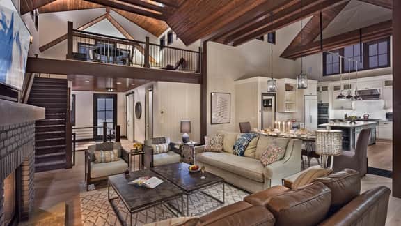 Blackstone Lodge