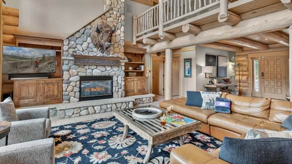 Twin Eagles Lodge
