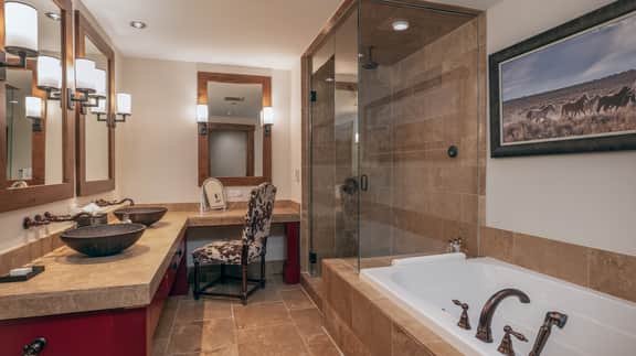 One Steamboat Place #501: Cougar Mountain - Image 5