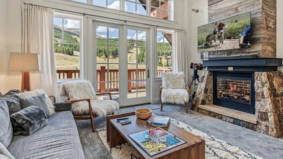 One Ski Hill Place #8513: Agate Residence - Image 4