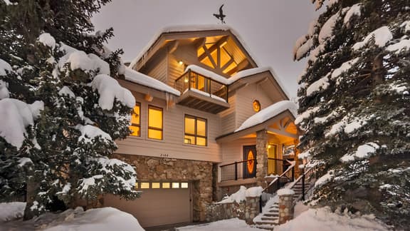 Glacier Lodge - East