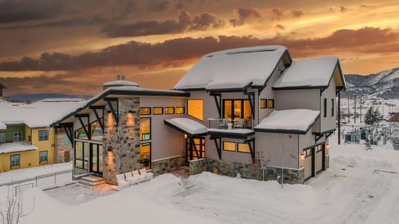 Palomino Chalet - Image 1