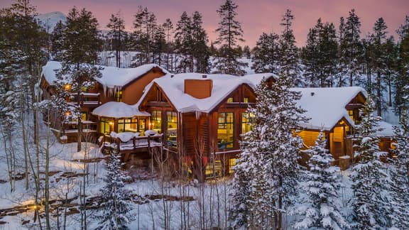 Majestic Mountain Lodge - Image 1