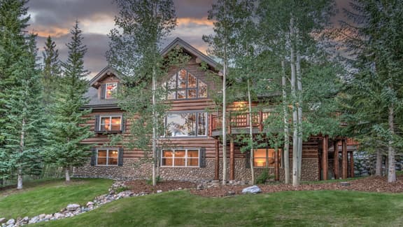 Twin Eagles Lodge