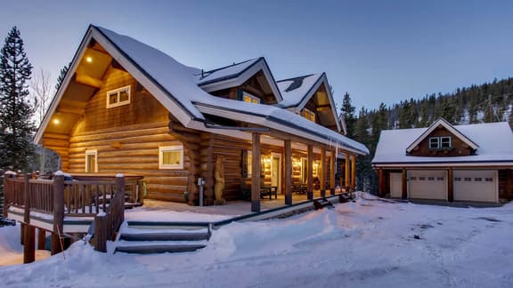 Twin Eagles Lodge - Image 1