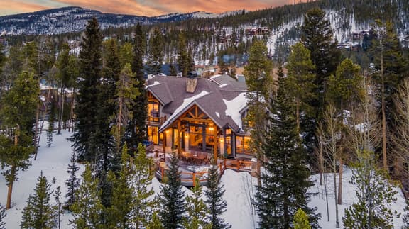 Mountain Bear Lodge - Image 1
