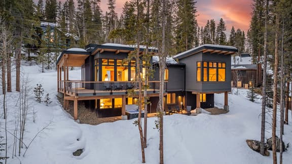 Blue Valley Chalet - Image 1