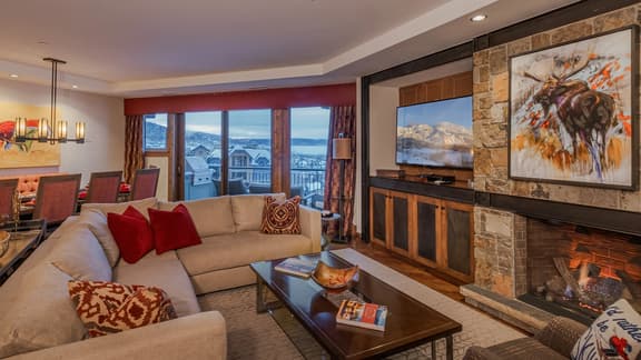 One Steamboat Place #501: Cougar Mountain
